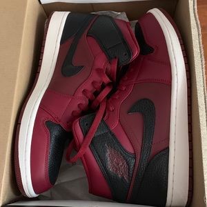 Nike Air Jordan 1 Mid